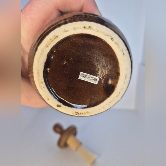 Vintage Ceramic BBQ Sauce Jar Pot with Lid and Attached Brush - Picture 6 of 6